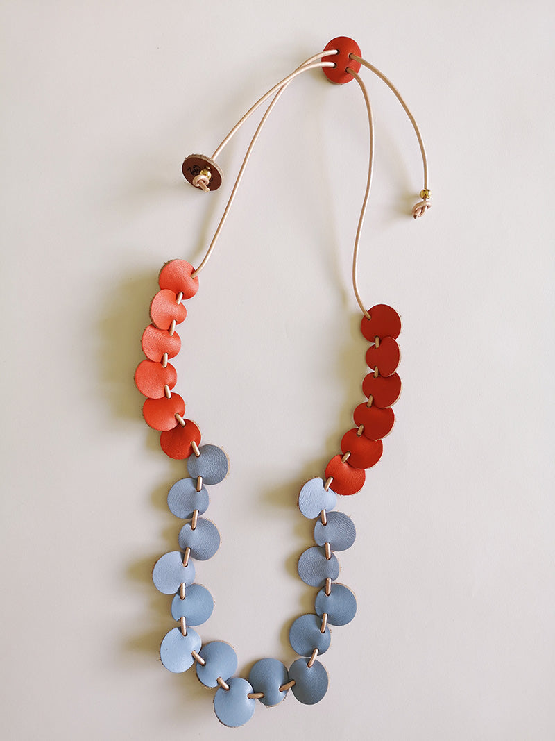 Collar Coral de cuero de colores