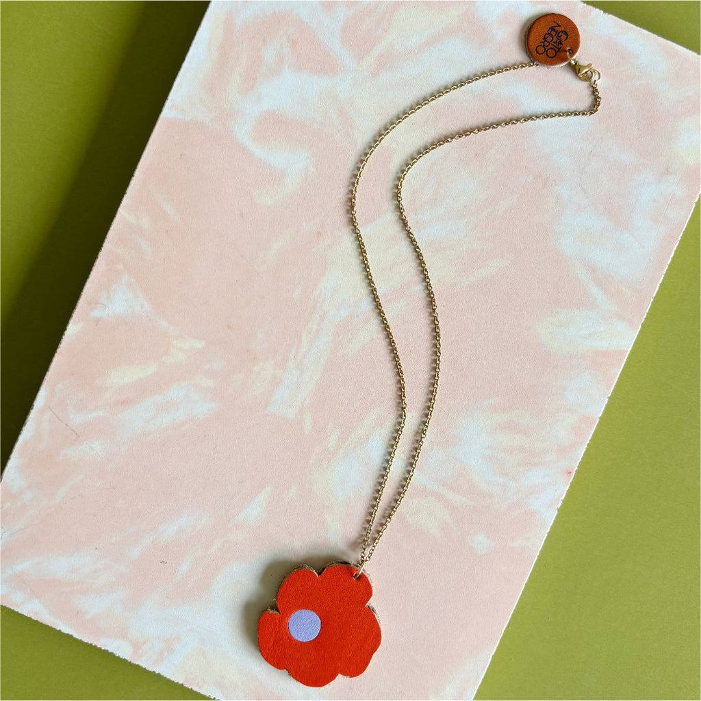 Collar Margarita: Joyería de Autor Reversible y Sostenible
Dos estilos en una sola pieza de diseño costarricense. 