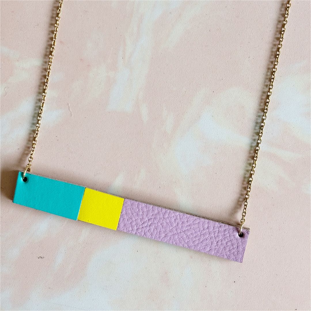 collar cuero recuperado diseño de autor. Gato Negro Costa Rica 