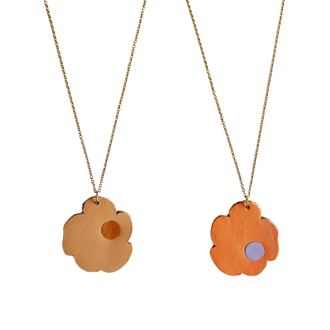 Collar Margarita: Joyería de Autor Reversible y Sostenible
Dos estilos en una sola pieza de diseño costarricense. 