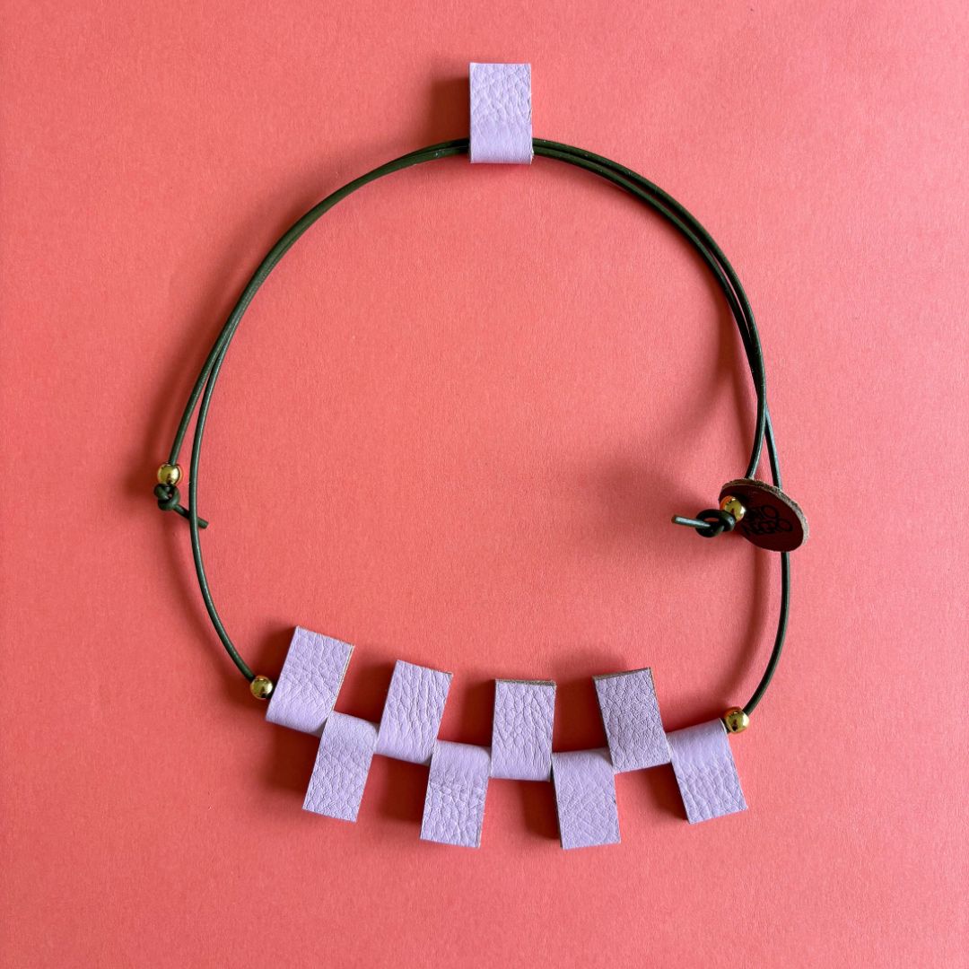 collares cuero recuperado joyería artesanal de costa rica