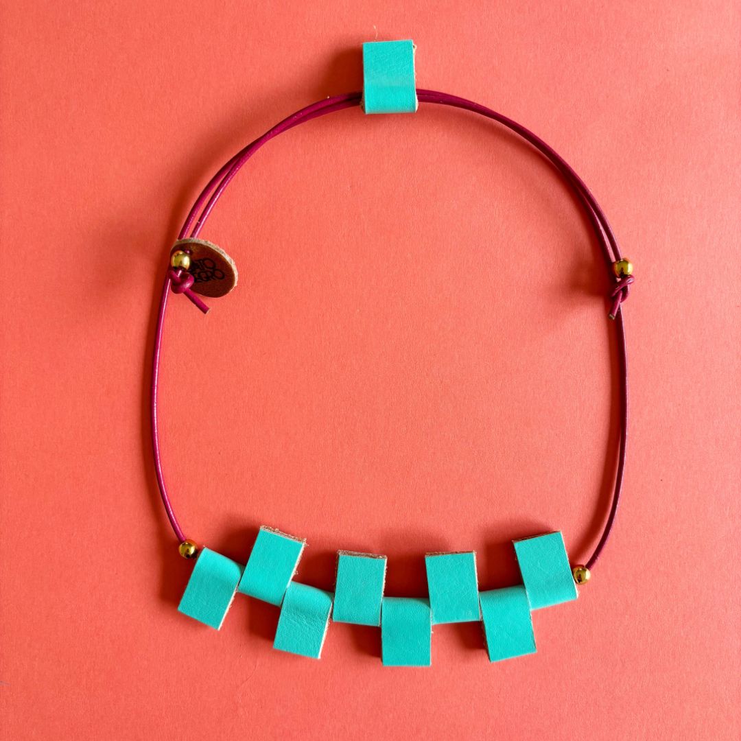 collares cuero recuperado joyería artesanal de costa rica