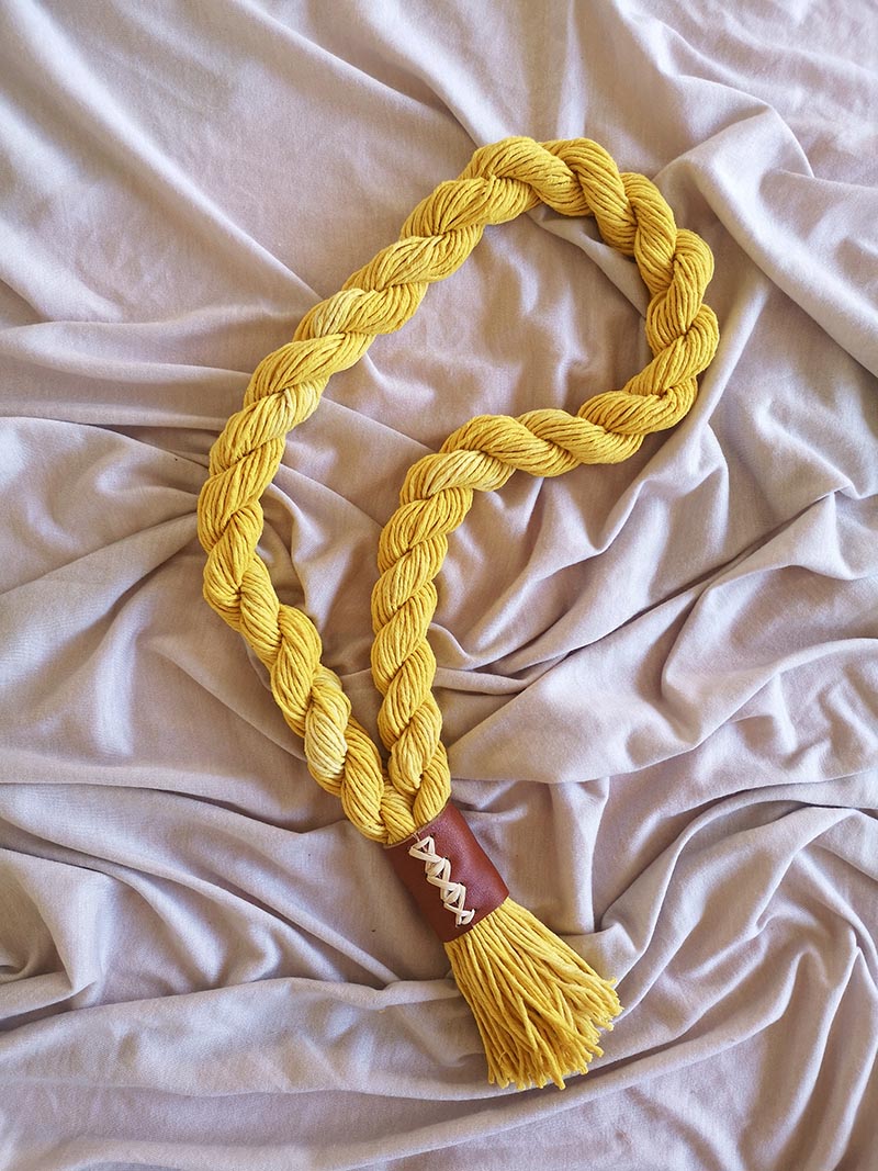 Collar Pampa amarillo de la colección Guanacaste