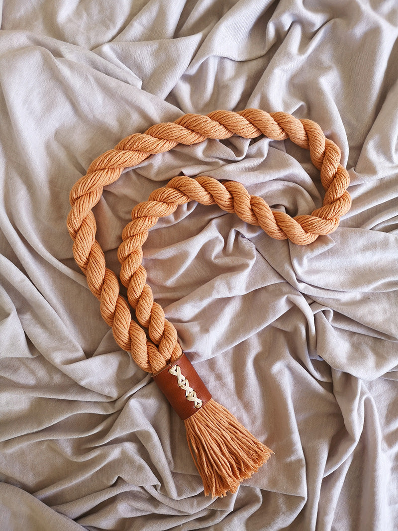 Collar Pampa naranja de la colección Guanacaste