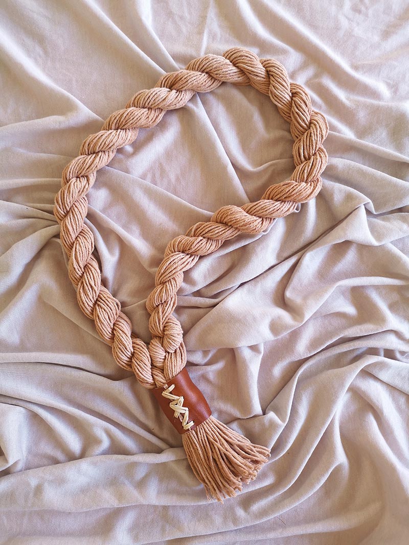 Collar Pampa salmón de la colección Guanacaste