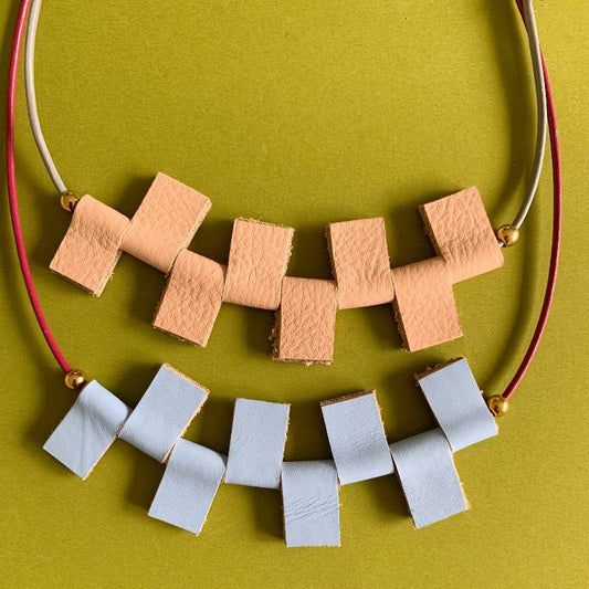 collares cuero recuperado joyería artesanal de costa rica