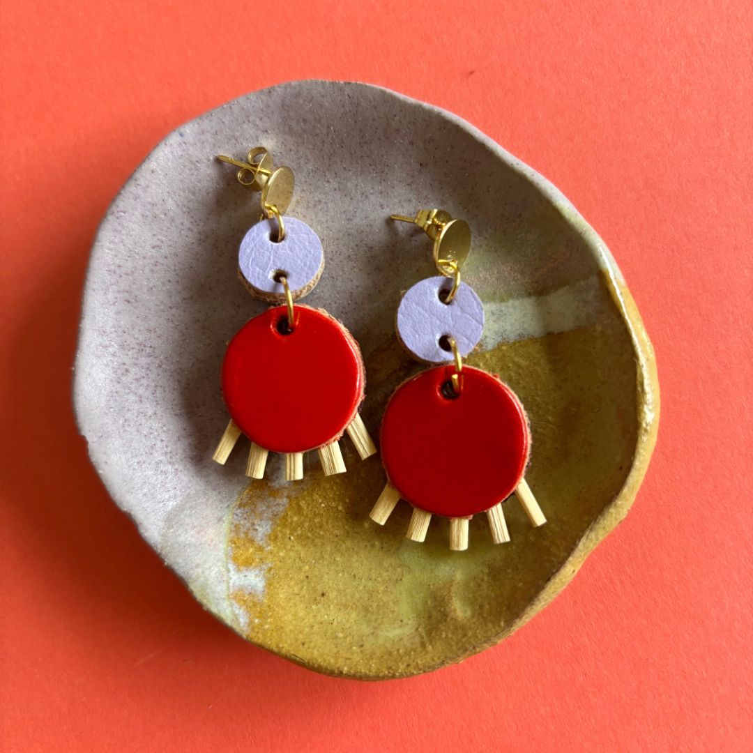 Aretes de cuero recuperado, joyería artesanal de Costa Rica