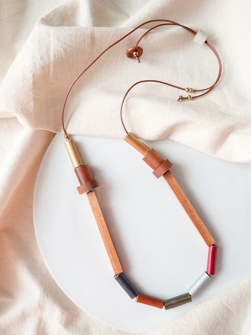 Collar Etnia en tonos metálicos