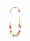 Collar Raíces gris colección Nativa