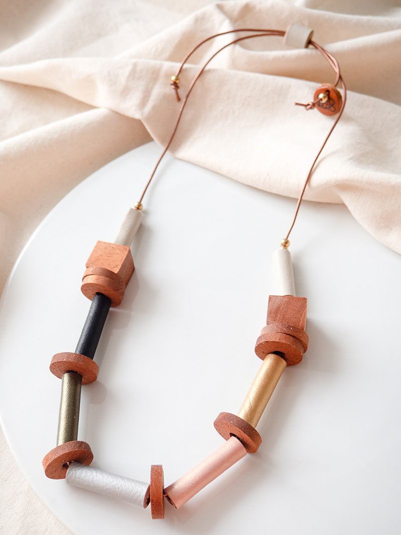 Collar Raíces metálicos colección Nativa