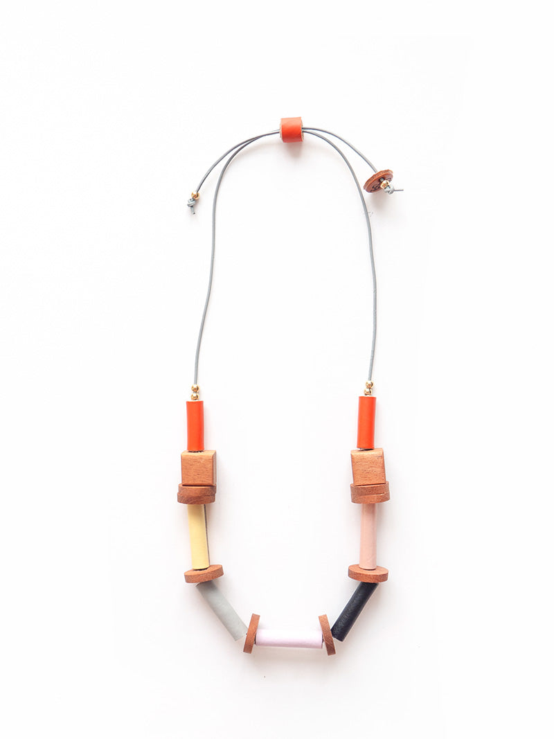 Collar Raíces naranja colección Nativa