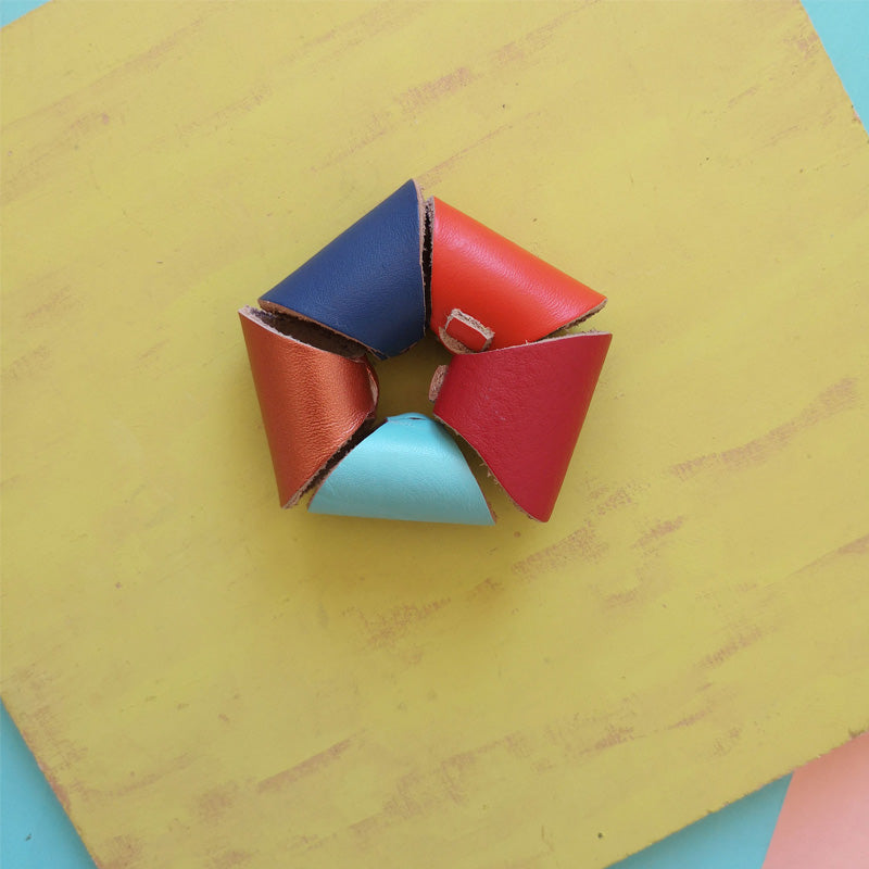 Anillos de cuero, diseño minimalista Gato Negro