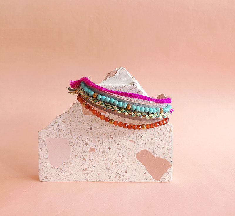 pulsera boho gris Gato Negro