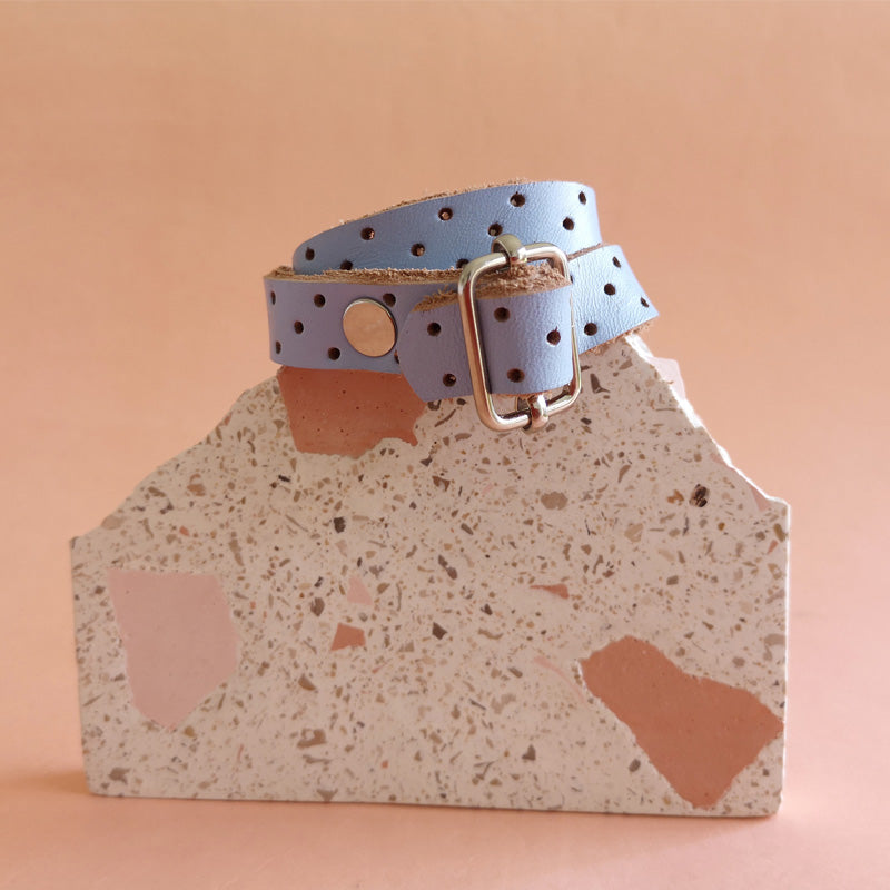 Pulsera Tira de Cuero cielo